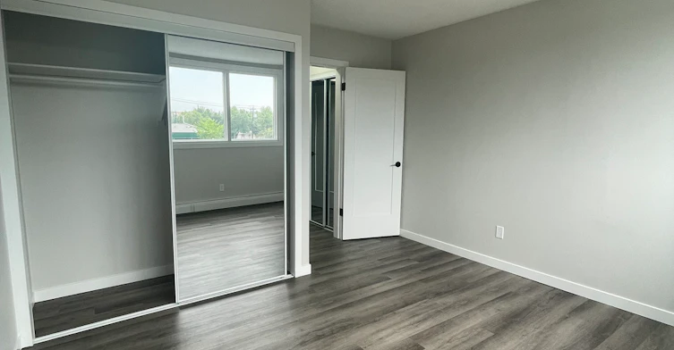 8927 82 Avenue Northwest, Edmonton, AB, T6C 0Z2 - 8