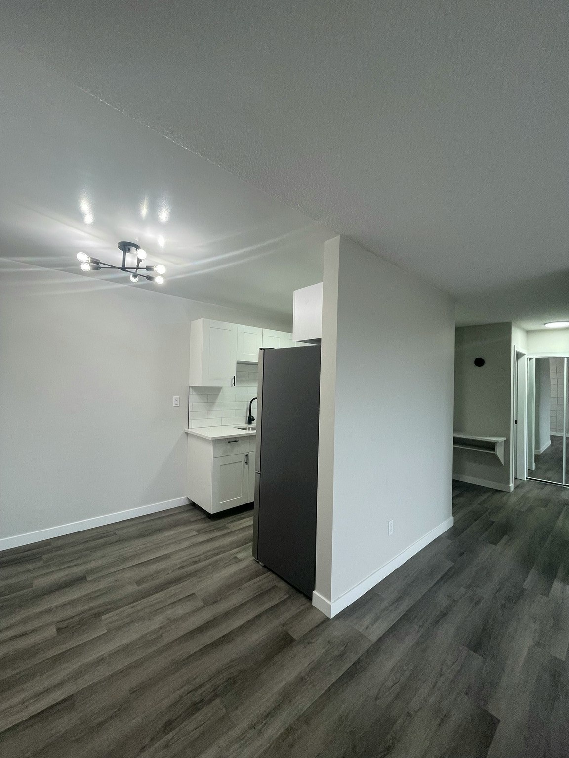 8927 82 Avenue Northwest, Edmonton, AB, T6C 0Z2 - 5