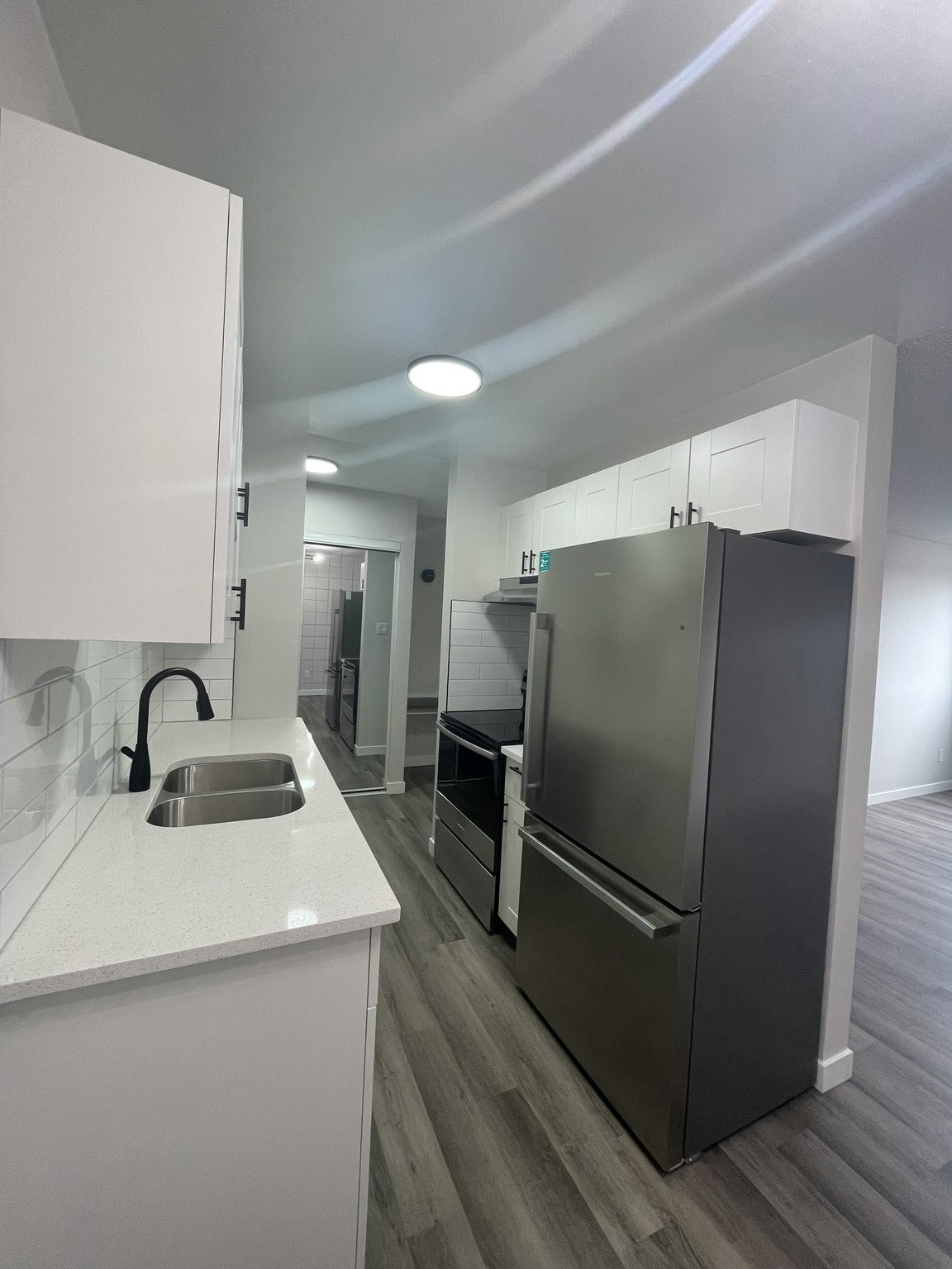 8927 82 Avenue Northwest, Edmonton, AB, T6C 0Z2 - 3