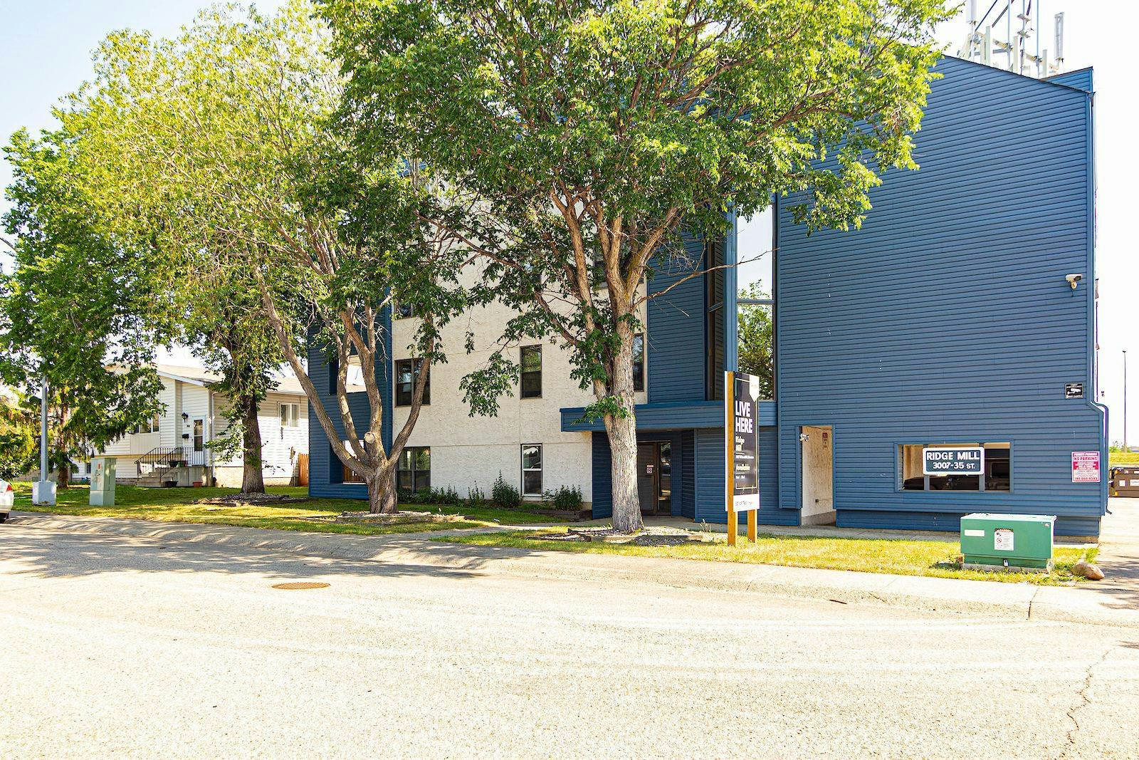 3007 35 Street Northwest, Edmonton, AB, T6L 5J2 - 24