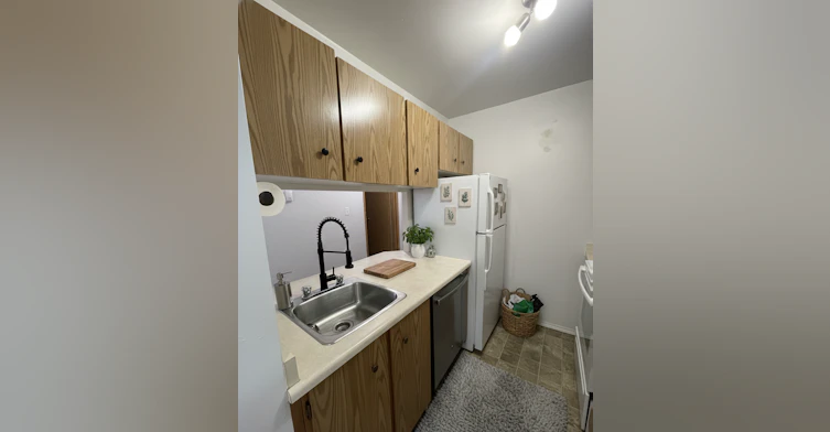 3007 35 Street Northwest, Edmonton, AB, T6L 5J2 - 5