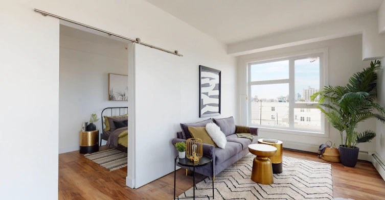 8015 102 Street Northwest, Edmonton, AB, T6E 4A2 - 6