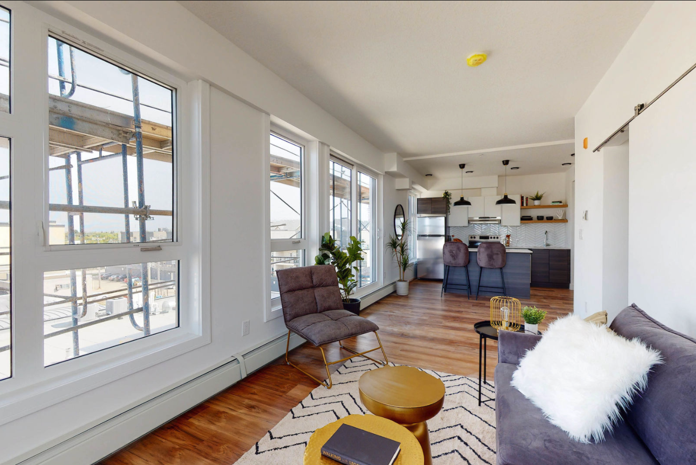 8015 102 Street Northwest, Edmonton, AB, T6E 4A2 - 2