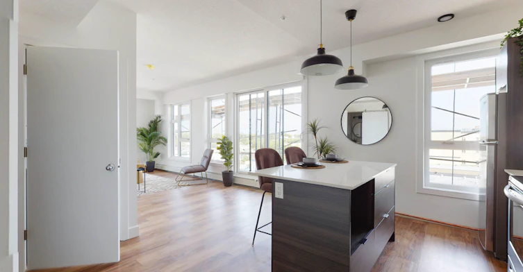 8015 102 Street Northwest, Edmonton, AB, T6E 4A2 - 10