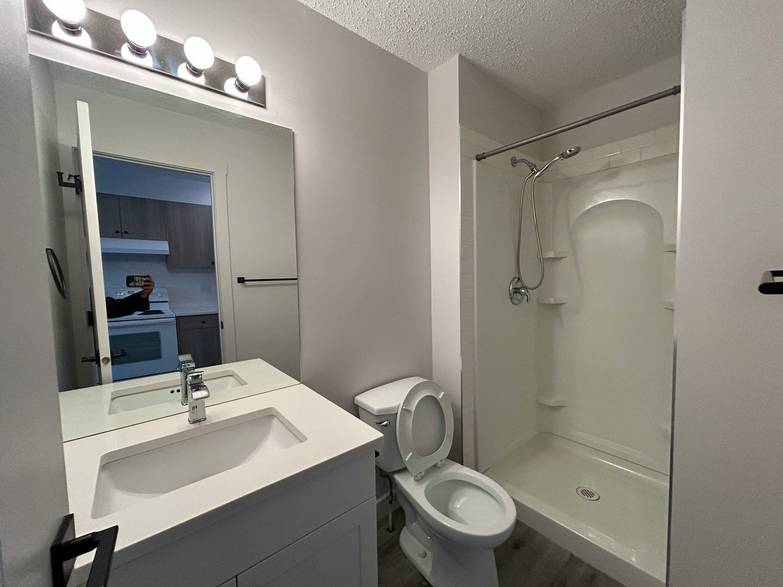 15304 100 Avenue Northwest, Edmonton, AB, T5P 0K6 - 8
