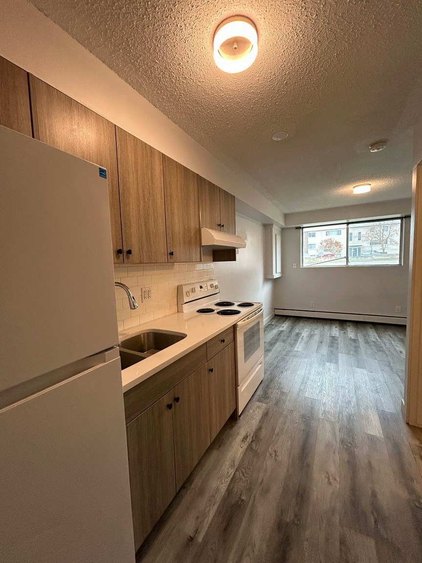 15304 100 Avenue Northwest, Edmonton, AB, T5P 0K6