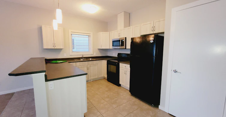 A-3932 Claxton Loop SW, Edmonton, AB, T6W 1Y6