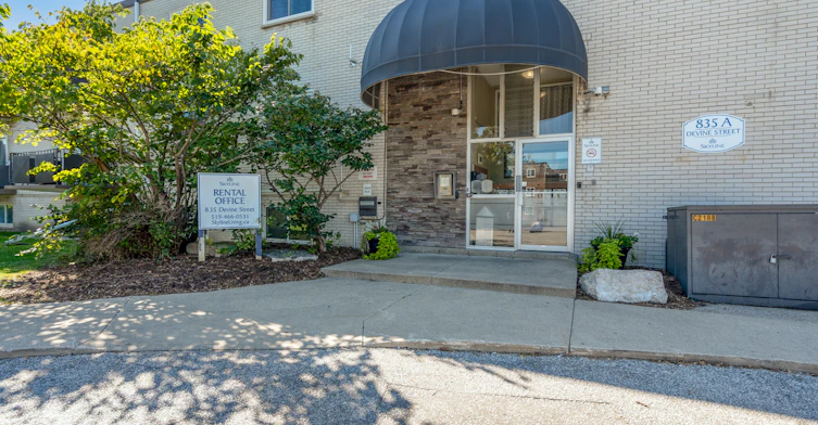 849 Devine Street, Sarnia, ON, N7T 1X3 - 6