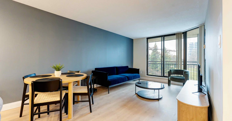 307-2200 Sherobee Road, Mississauga, ON, L5A 3Y3 - 9