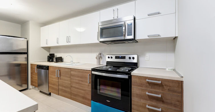 2200 Sherobee Road, Mississauga, ON, L5A 3Y3 - 3
