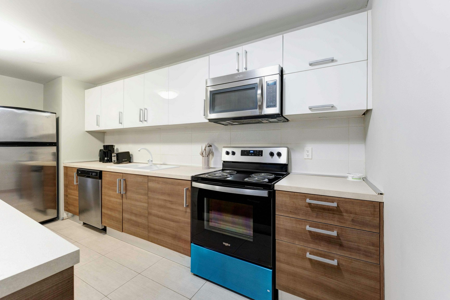 2200 Sherobee Road, Mississauga, ON, L5A 3Y3 - 4