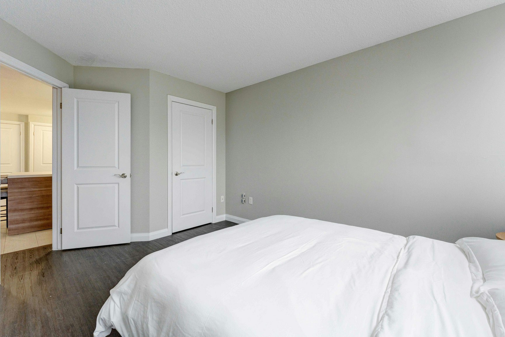 2200 Sherobee Road, Mississauga, ON, L5A 3Y3 - 9