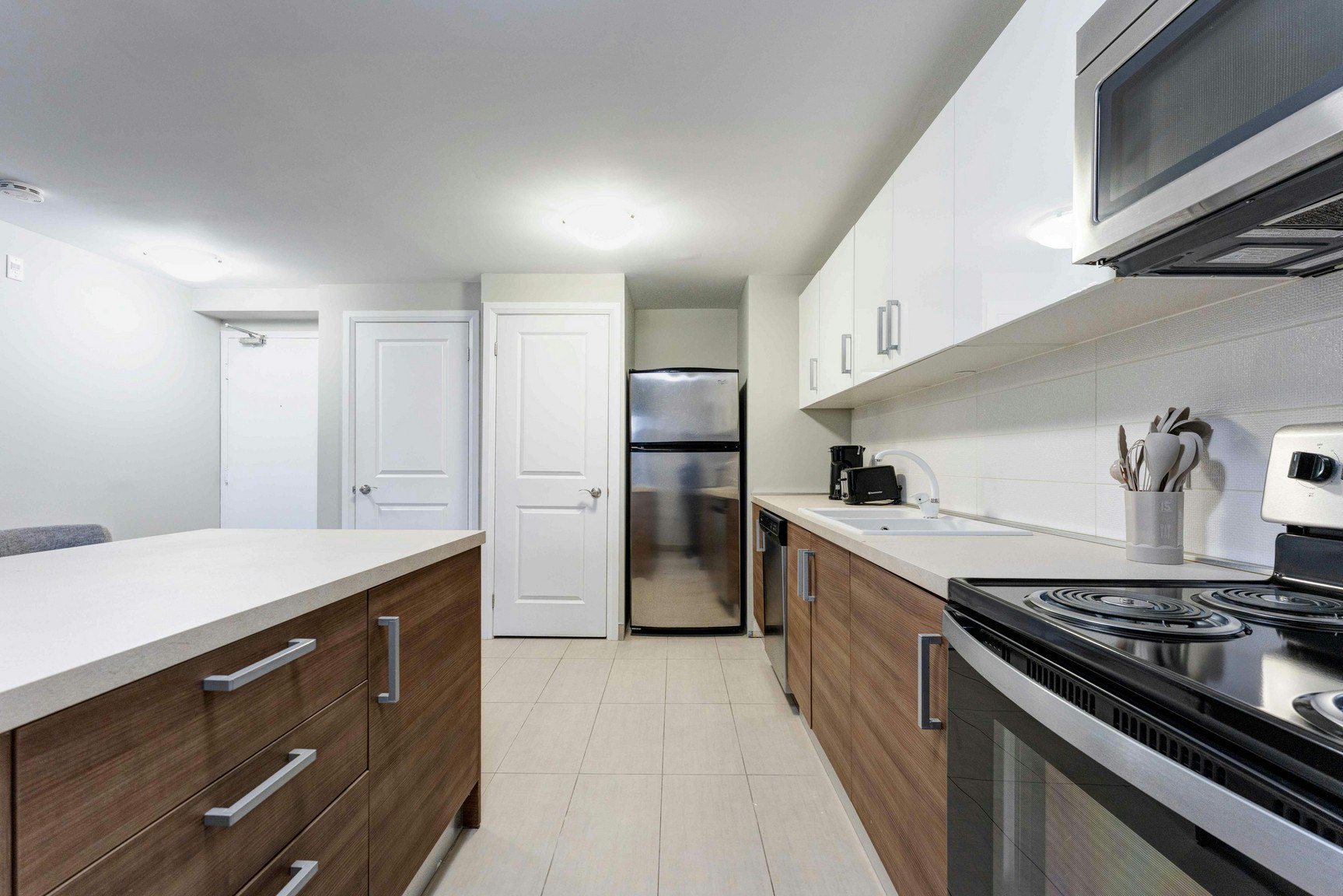 2200 Sherobee Road, Mississauga, ON, L5A 3Y3 - 7