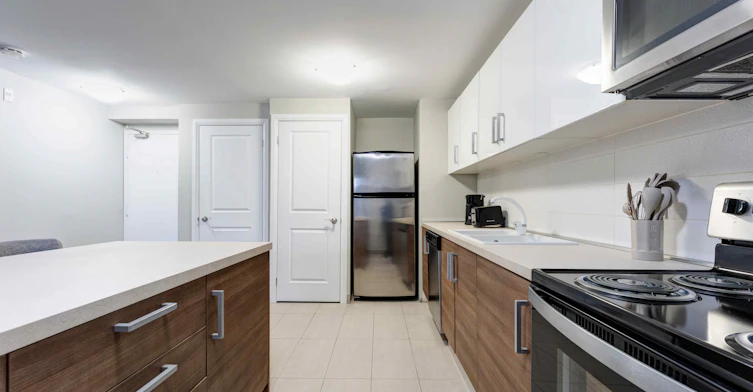 2200 Sherobee Road, Mississauga, ON, L5A 3Y3 - 7