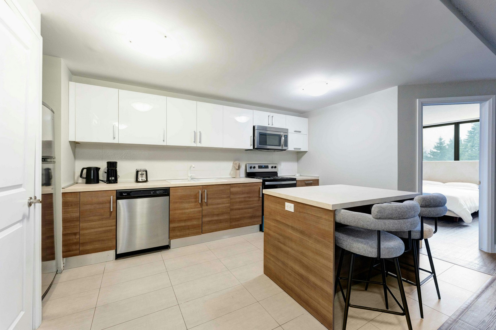 2200 Sherobee Road, Mississauga, ON, L5A 3Y3 - 5