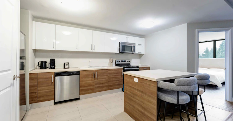 2200 Sherobee Road, Mississauga, ON, L5A 3Y3 - 5