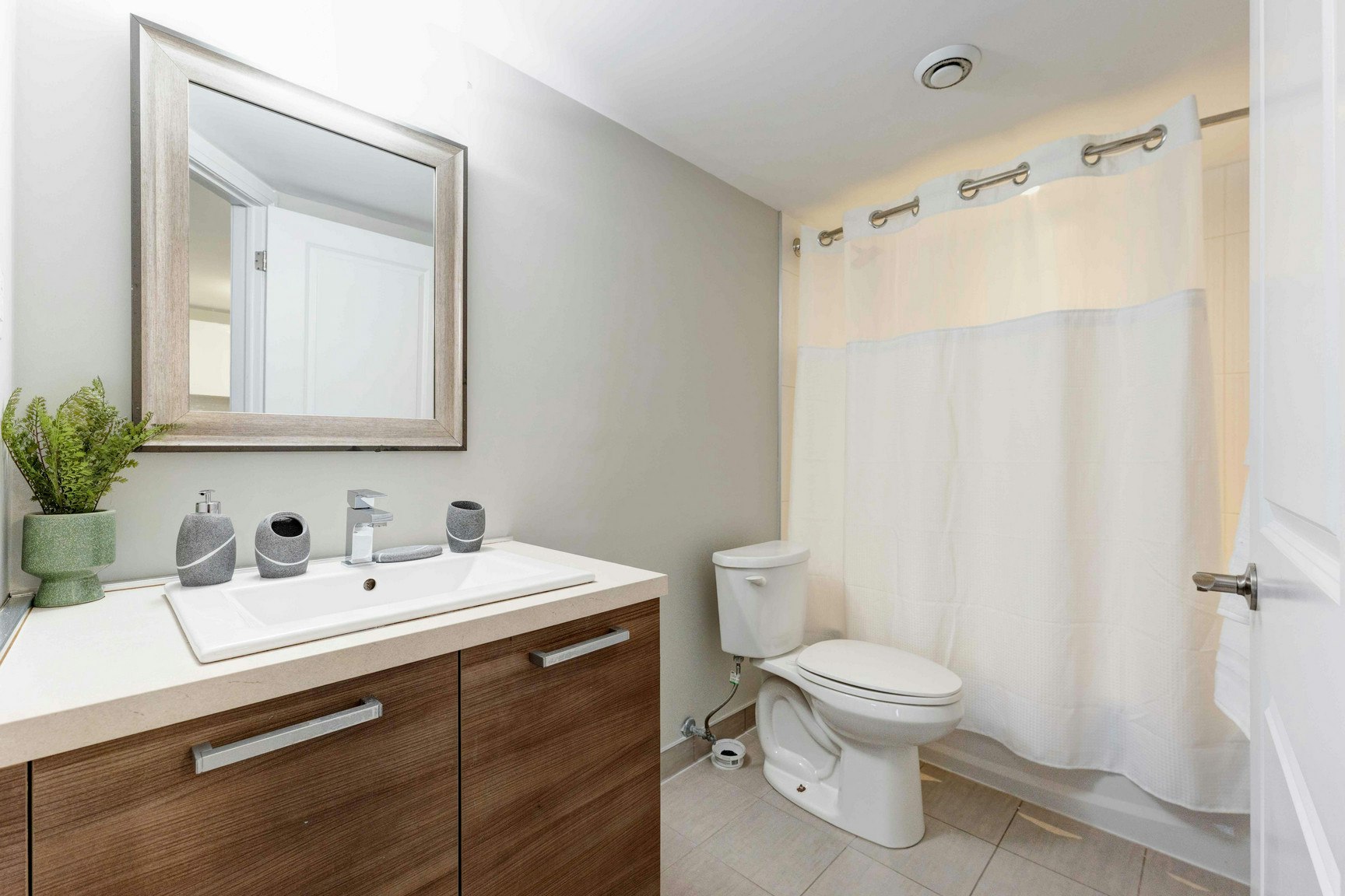 2200 Sherobee Road, Mississauga, ON, L5A 3Y3 - 10