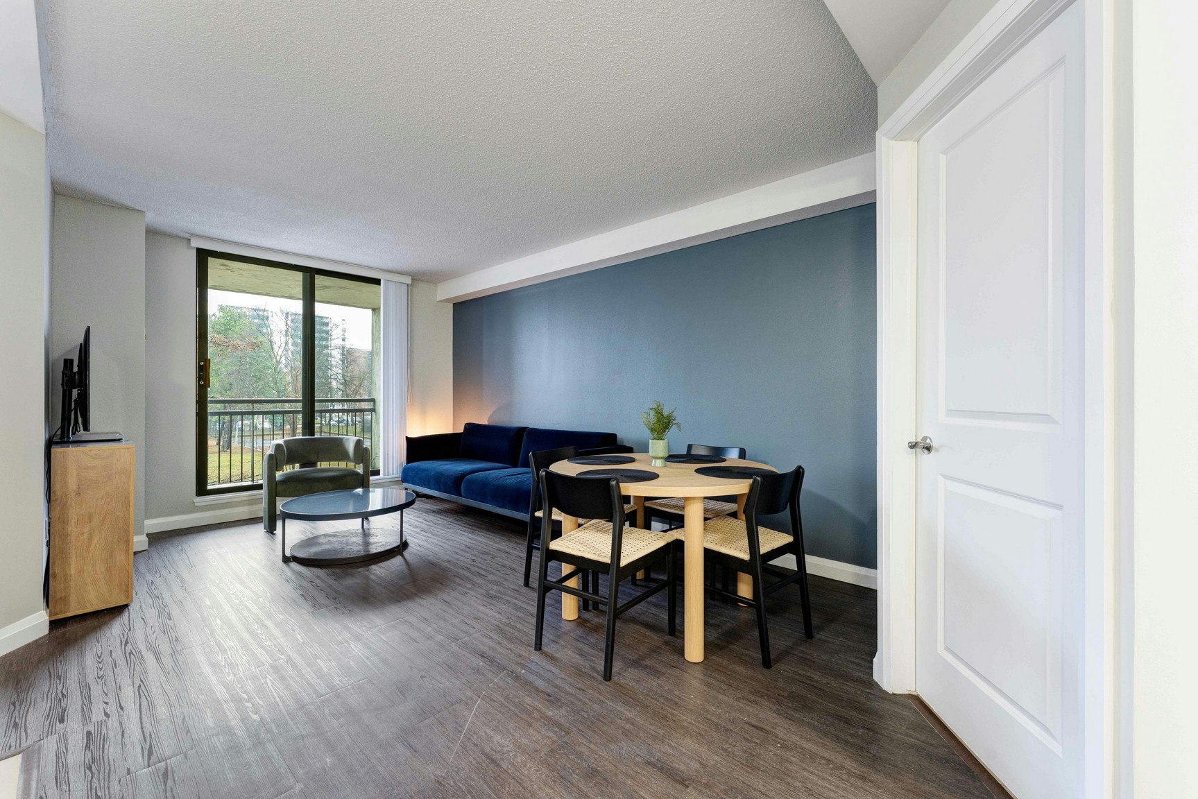 2200 Sherobee Road, Mississauga, ON, L5A 3Y3 - 2