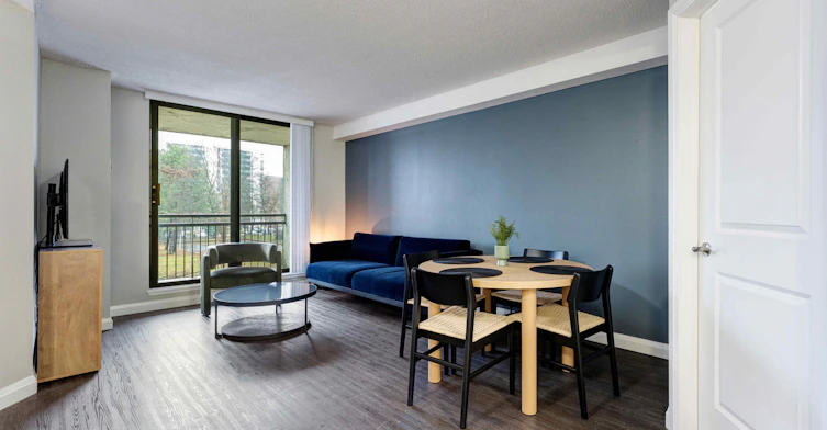2200 Sherobee Road, Mississauga, ON, L5A 3Y3 - 2