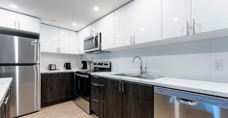 2200 Sherobee Road, Mississauga, ON, L5A 3Y3 - 6