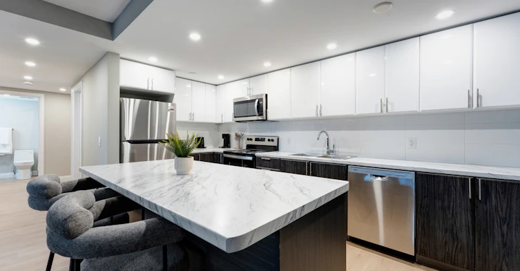 2200 Sherobee Road, Mississauga, ON, L5A 3Y3 - 3