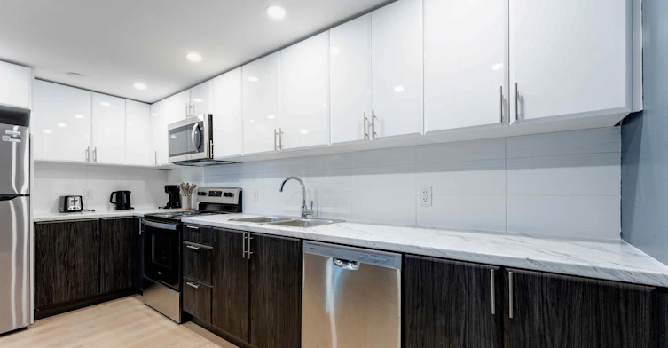 2200 Sherobee Road, Mississauga, ON, L5A 3Y3 - 4