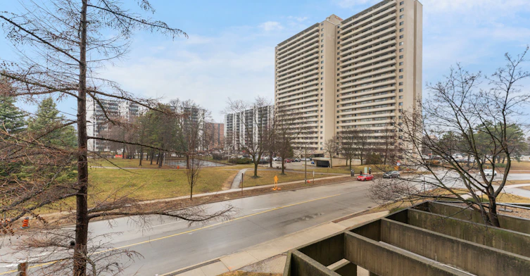 2200 Sherobee Road, Mississauga, ON, L5A 3Y3 - 15
