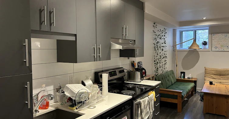 105-2065 Chomedey Rue, Montréal, QC, H3H 2A8 - 4