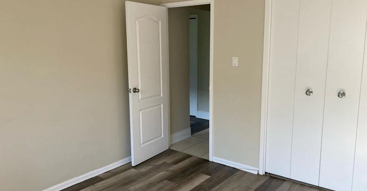 45 Paisley Boulevard W, Mississauga, ON, L5B 1R8 - 6