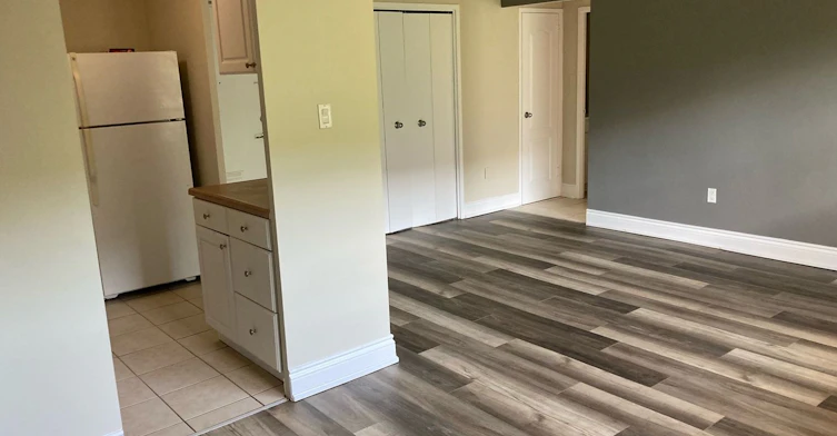 45 Paisley Boulevard W, Mississauga, ON, L5B 1R8 - 4
