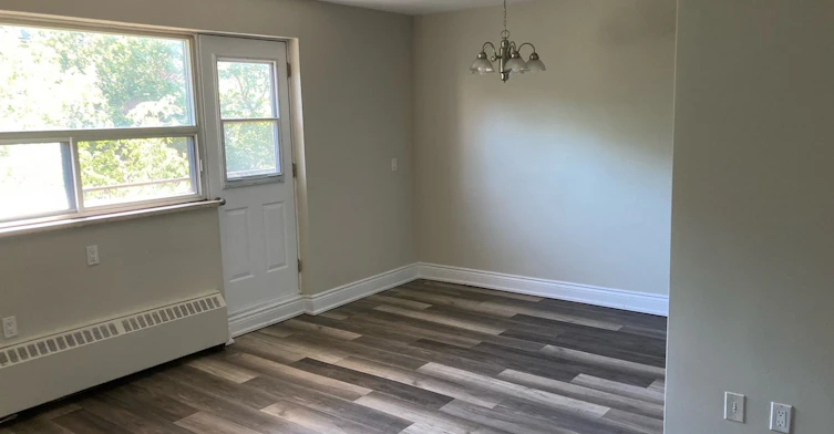 45 Paisley Boulevard W, Mississauga, ON, L5B 1R8 - 5