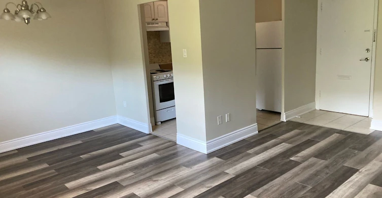 45 Paisley Boulevard W, Mississauga, ON, L5B 1R8 - 7
