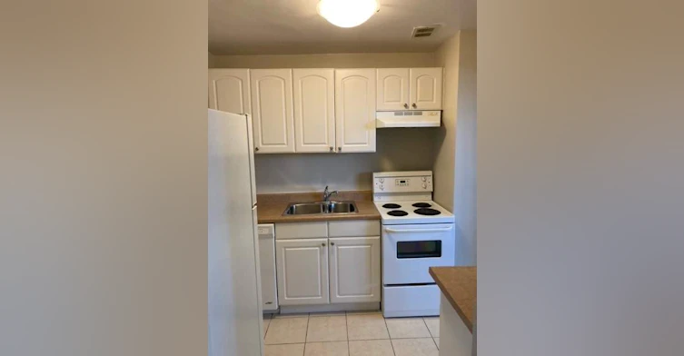 45 Paisley Boulevard W, Mississauga, ON, L5B 1R8