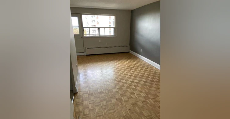 45 Paisley Boulevard W, Mississauga, ON, L5B 1R8 - 3