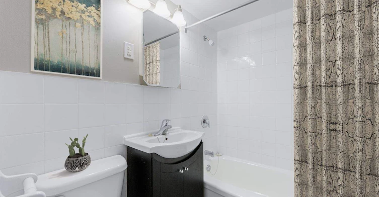 100 Roehampton Avenue, Toronto, ON, M4P 1R3 - 12
