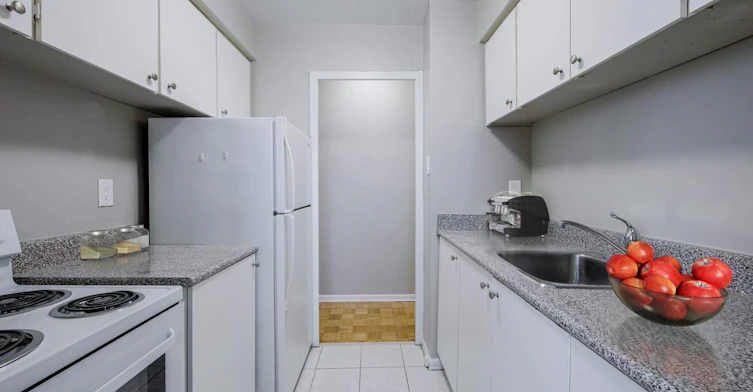 100 Spadina Road, Toronto, ON, M5R 2T7 - 6