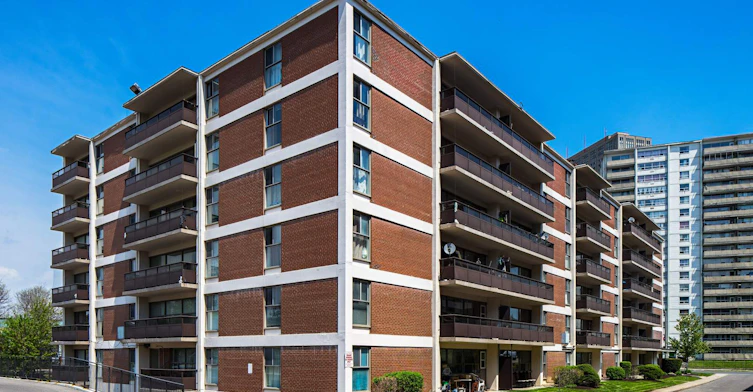 58 Thorncliffe Park Drive, Toronto, ON, M4H 1K5 - 7