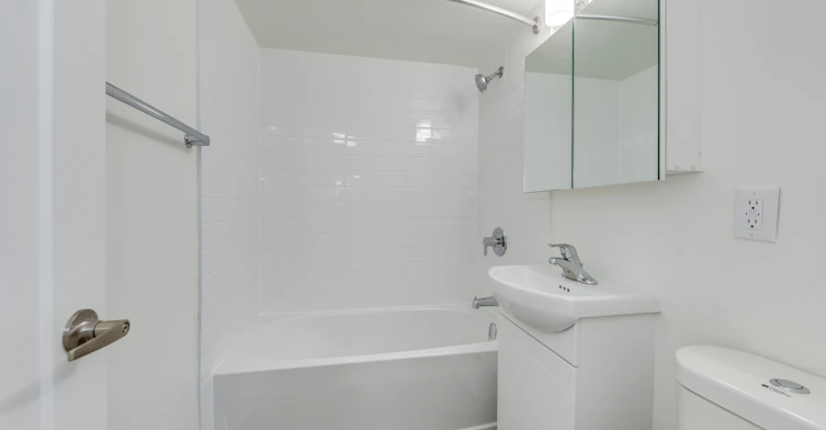58 Thorncliffe Park Drive, Toronto, ON, M4H 1K5 - 14