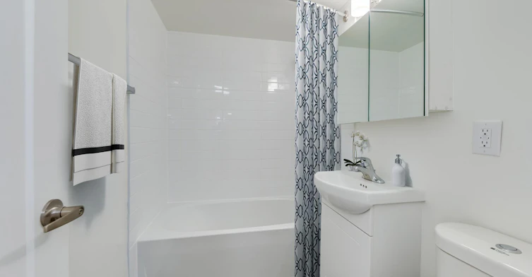 58 Thorncliffe Park Drive, Toronto, ON, M4H 1K5 - 6