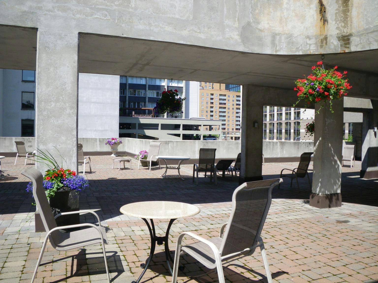 20 Carlton And, Toronto, ON, M4Y 2P9 - 32