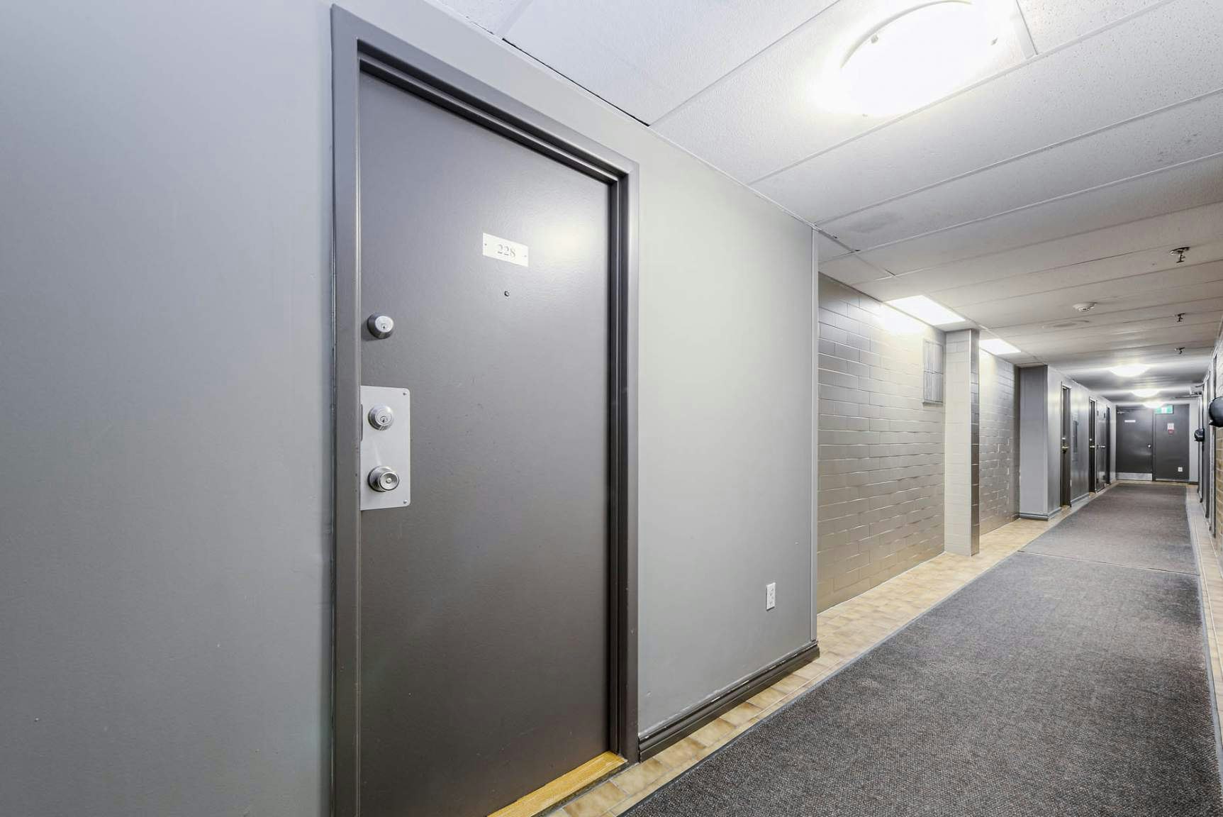 20 Carlton And, Toronto, ON, M4Y 2P9 - 25