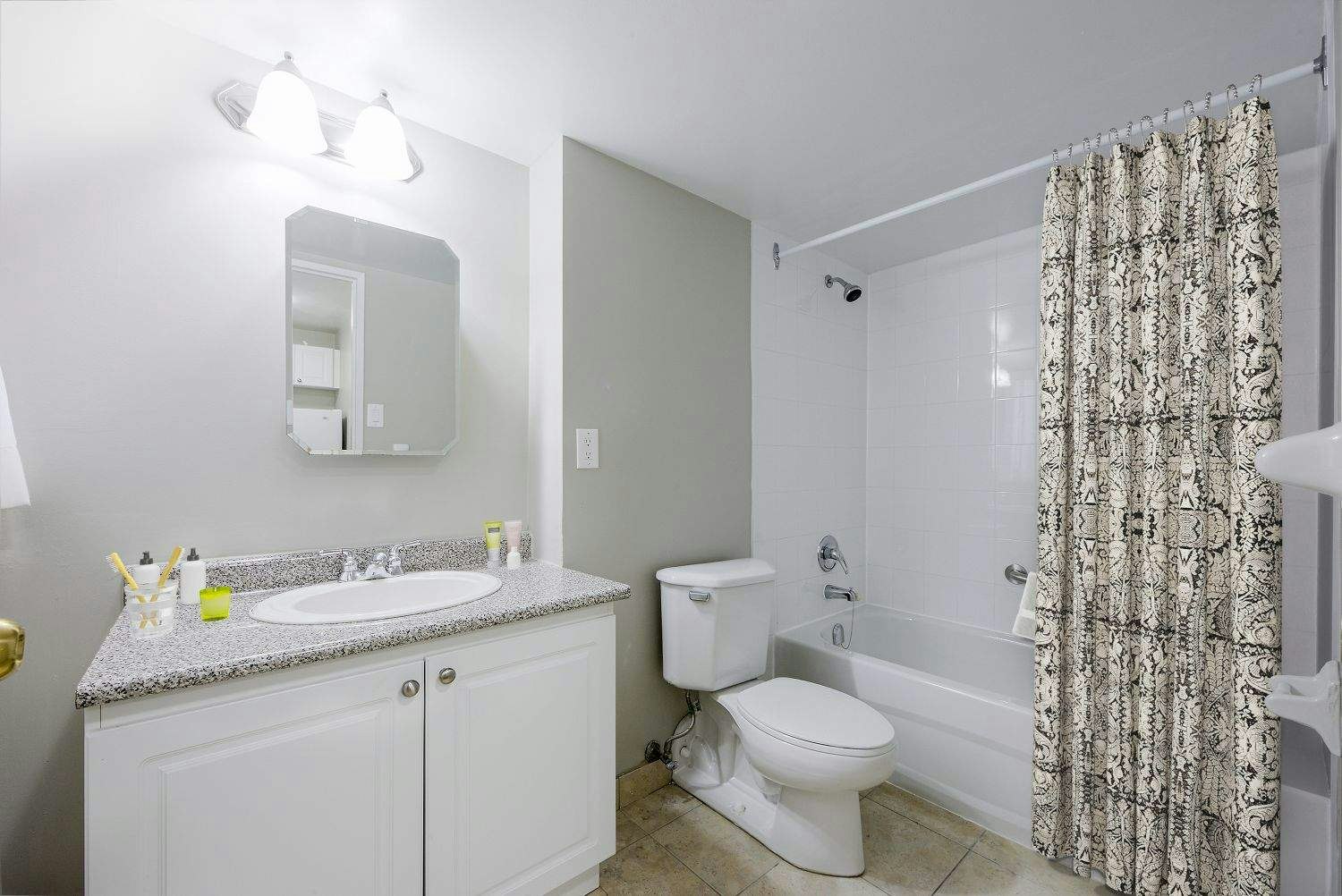 20 Carlton And, Toronto, ON, M4Y 2P9 - 24