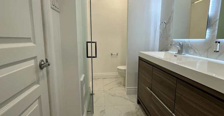 202-3676 Saint Denis Rue, Montréal, QC, H2X 3L7 - 4