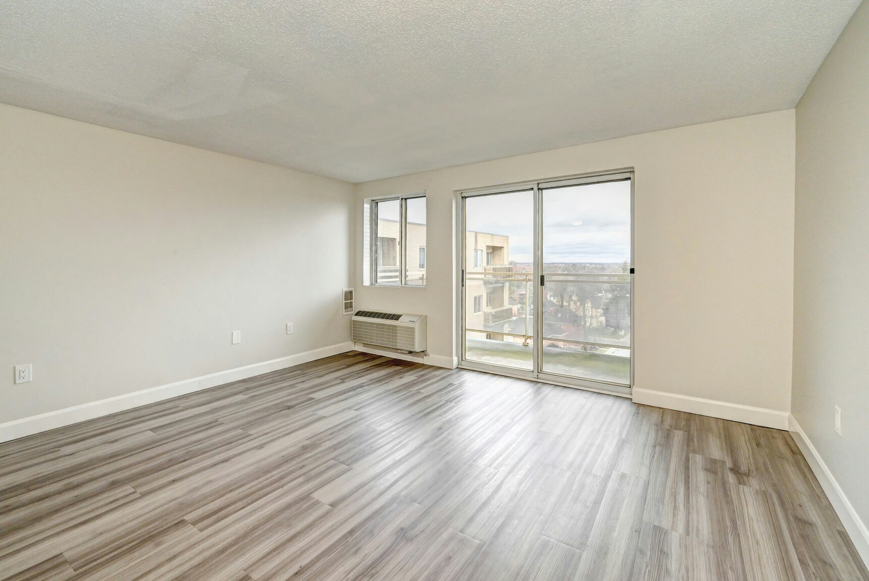 330-1107-330 Talbot Street, St. Thomas, ON, N5P 4E1 - 4