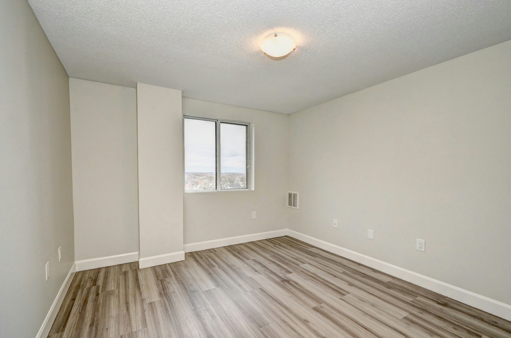 294-905-330 Talbot Street, St. Thomas, ON, N5P 4E1 - 9