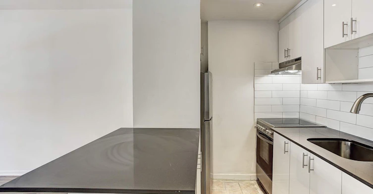 3445 Hutchison, Montréal, QC, H2X 2G2 - 24