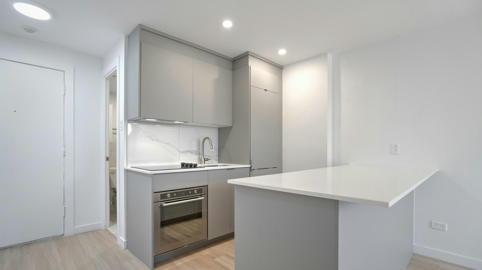 3445 Hutchison, Montréal, QC, H2X 2G2 - 32