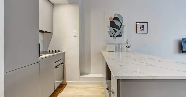 3445 Hutchison, Montréal, QC, H2X 2G2 - 2
