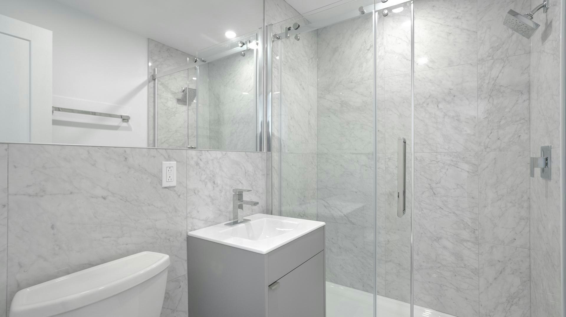 3445 Hutchison, Montréal, QC, H2X 2G2 - 38