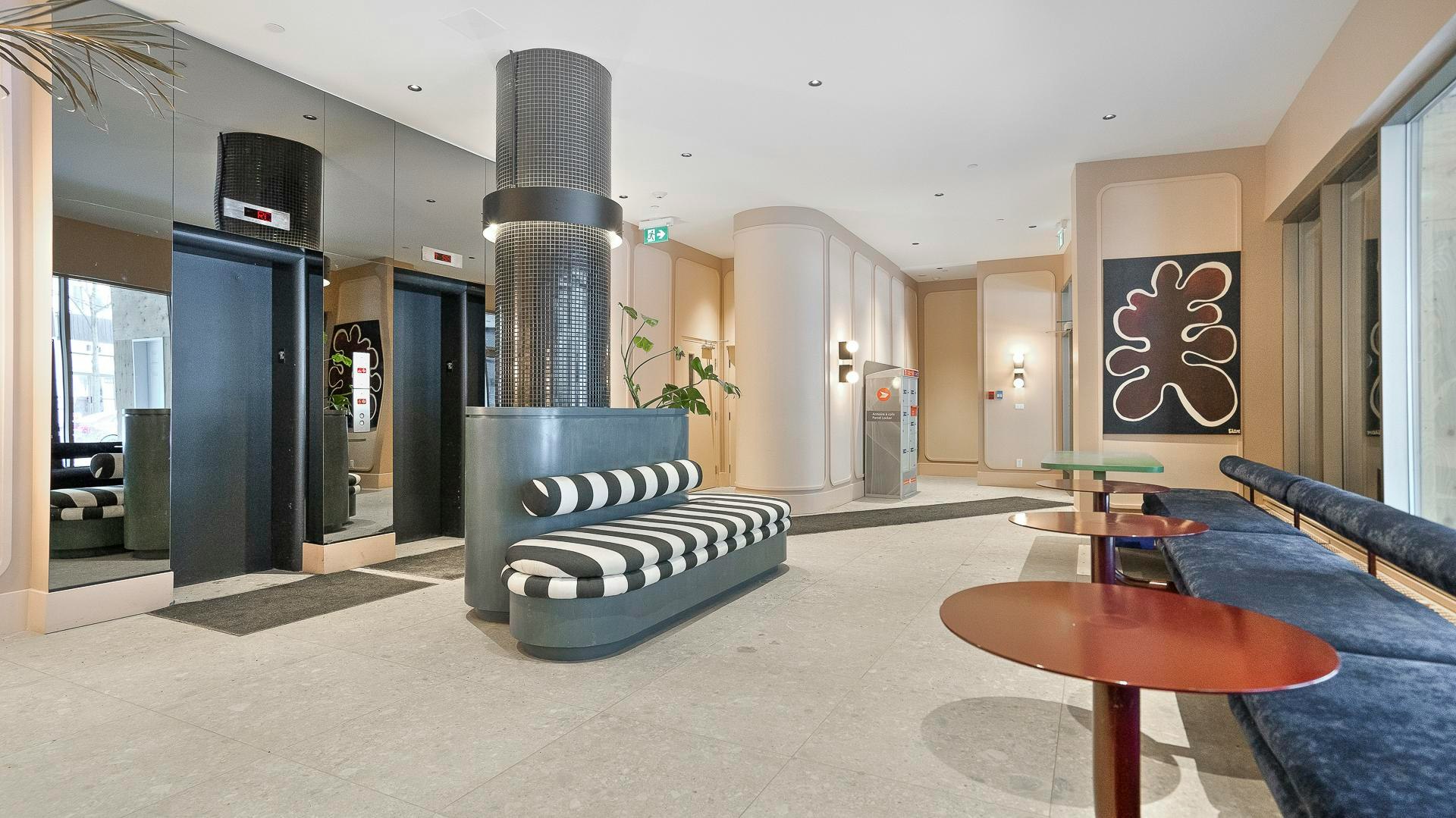 3445 Hutchison, Montréal, QC, H2X 2G2 - 16